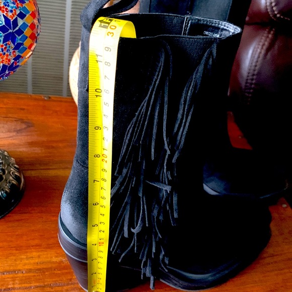 Brand new boots. Have them for a year but I NEVER use them. NEW condition. - Picture 6 of 6